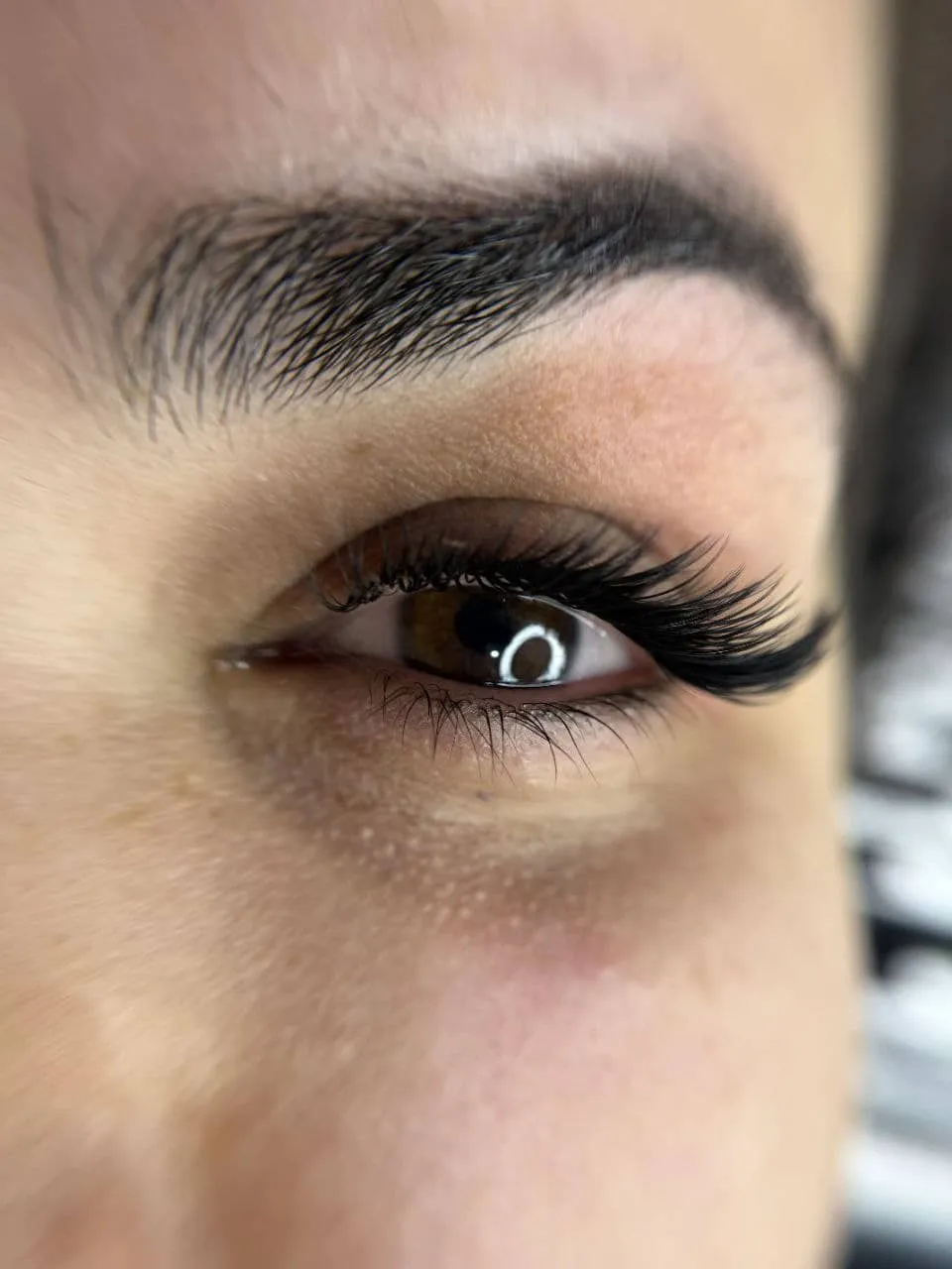 کاشت مژه برای زیبا جوی عزیز