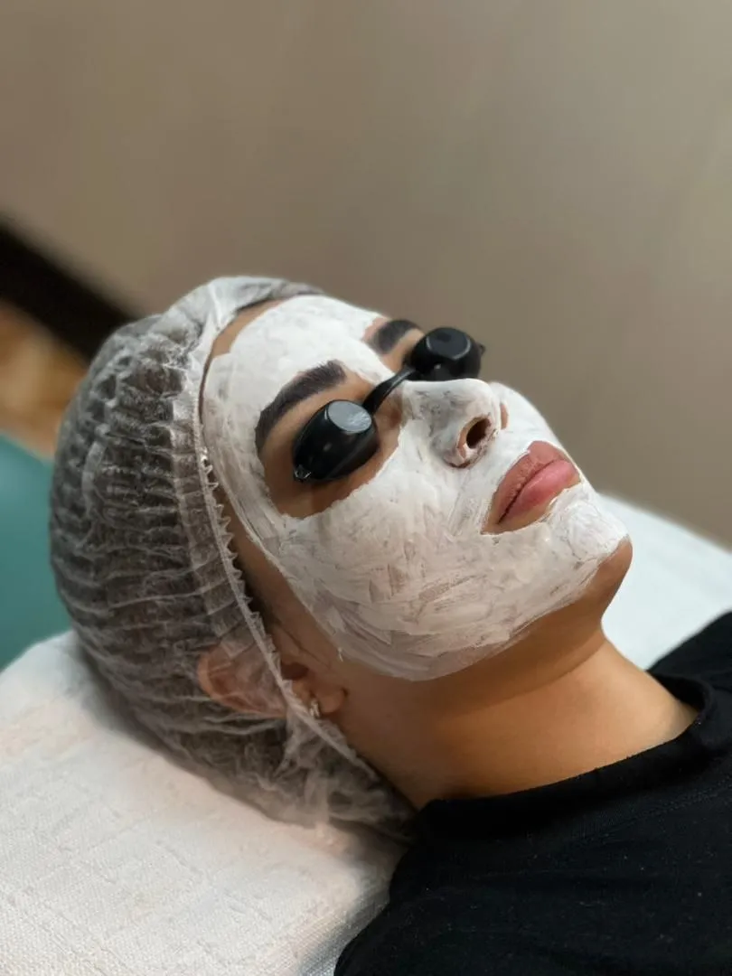 فیشیال و پاکسازی پوست زیباجوی عزیز